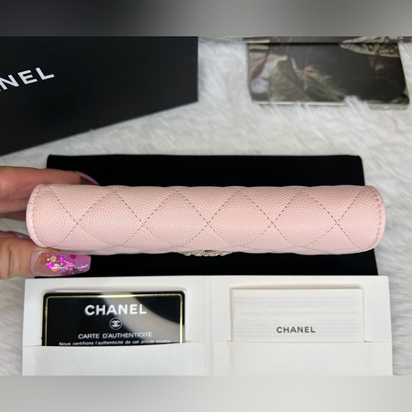 🔥RARE PRISTINE CHANEL•Caviar Quilted CRYSTAL CC Wallet. So Beautiful!!🔥💕 - Picture 3 of 12